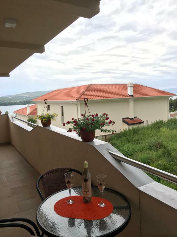 Id Apartments Tivat Eksteriør bilde