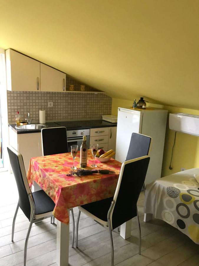 Id Apartments Tivat Eksteriør bilde
